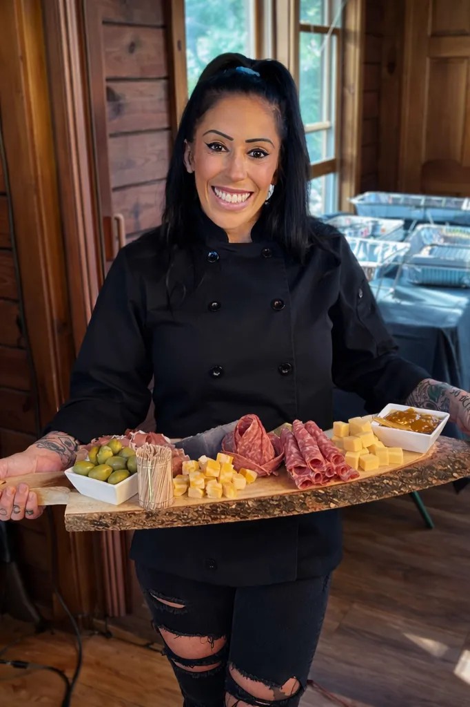 Image alt description