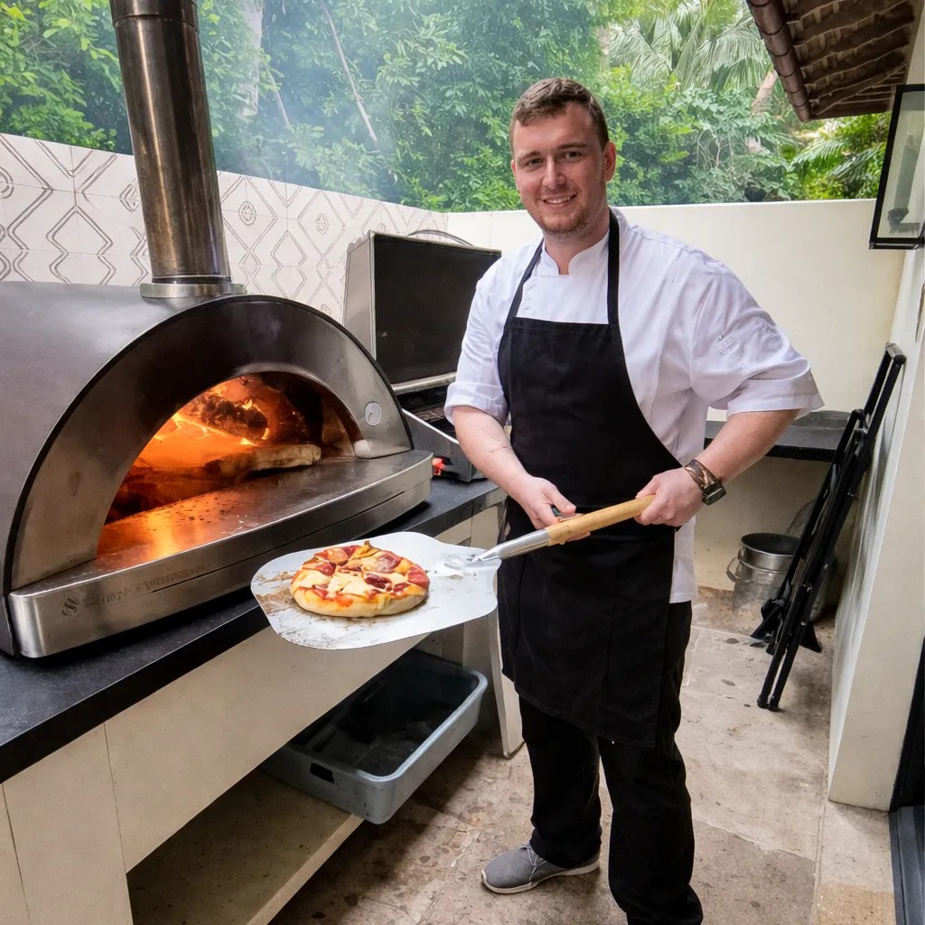 Image alt description