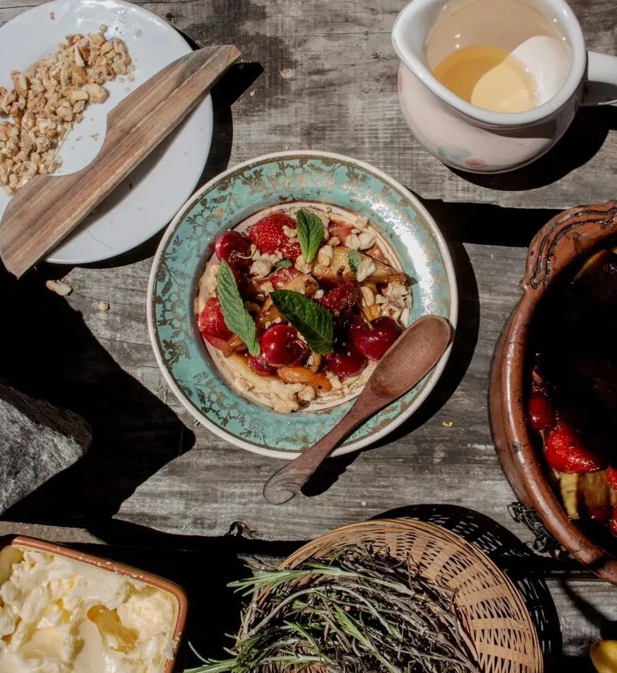 Image alt description