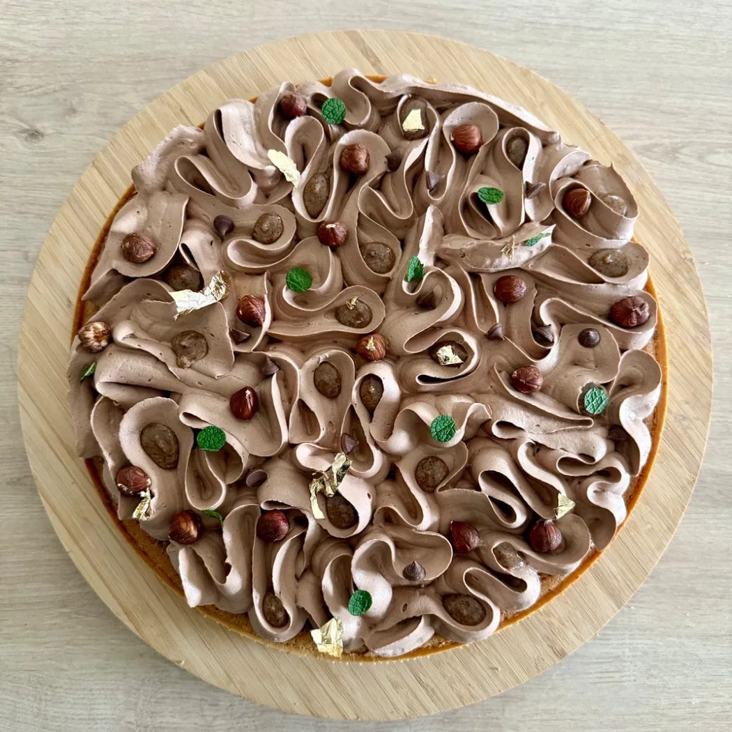 Image alt description