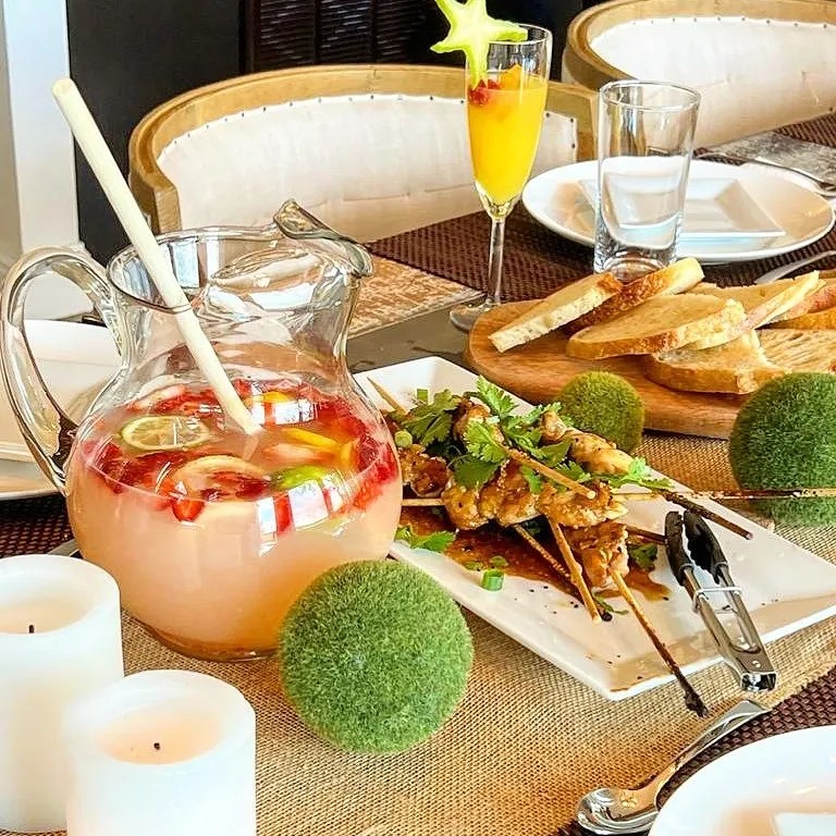 Image alt description