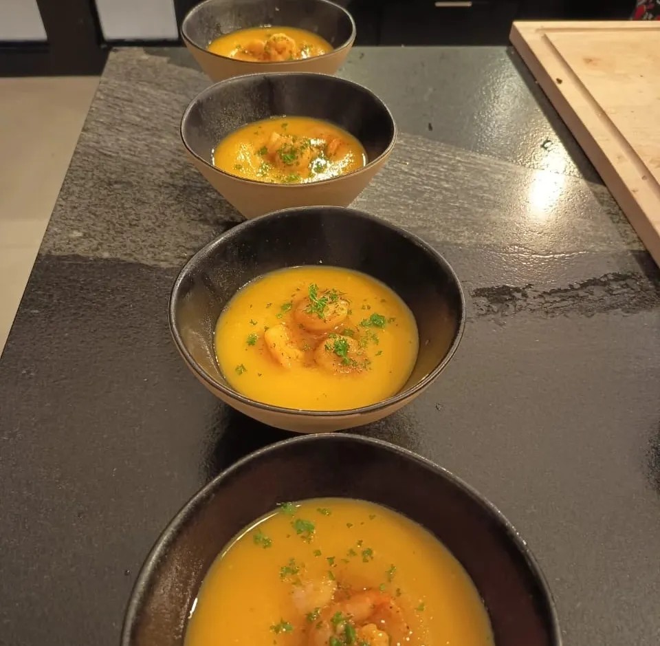 Image alt description