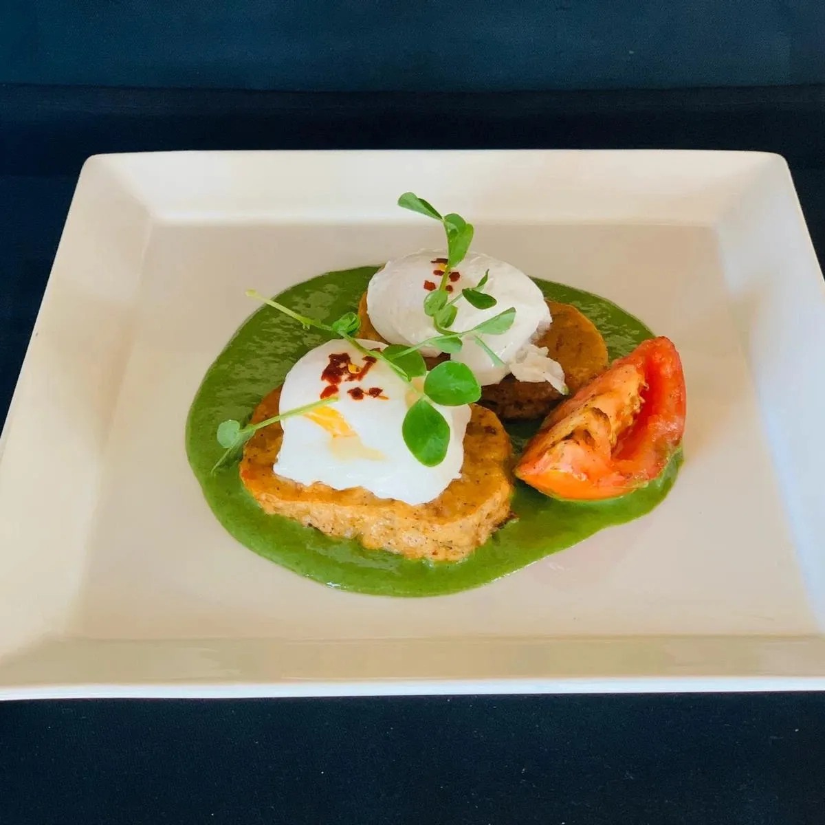 Image alt description