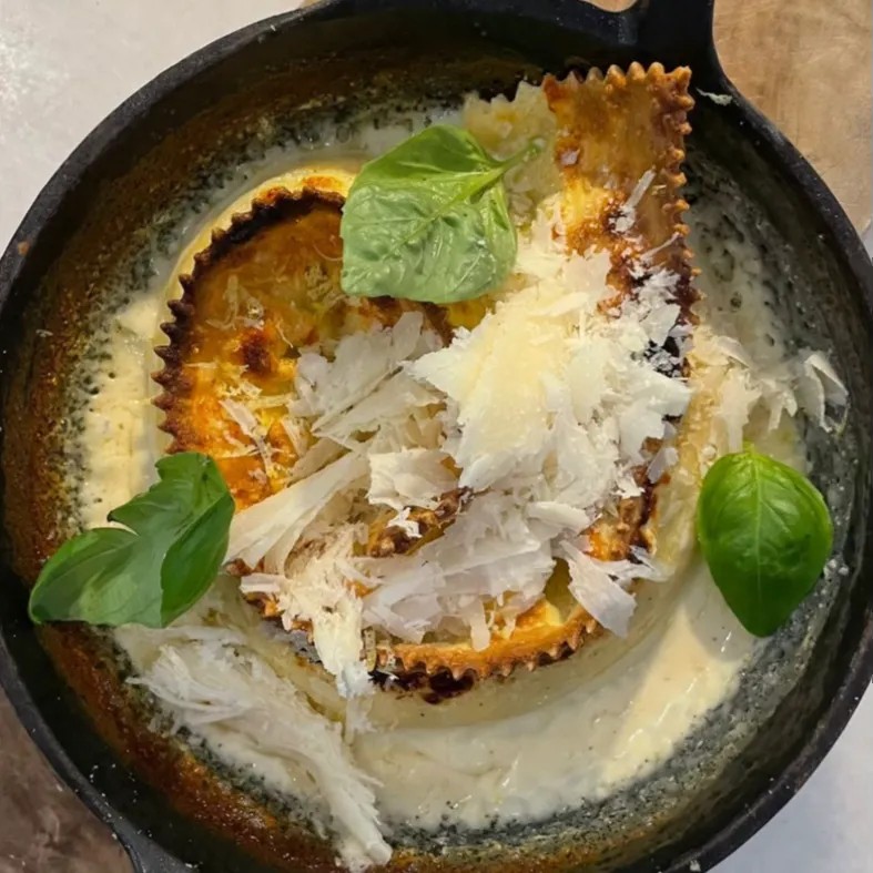 Image alt description