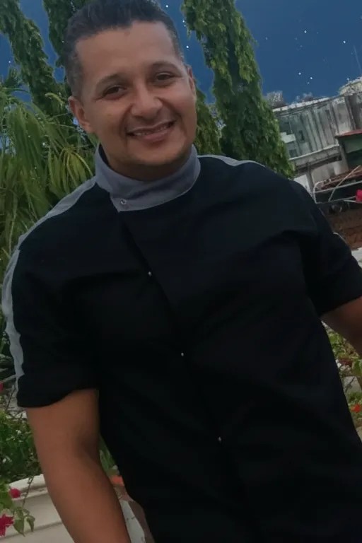 Image alt description