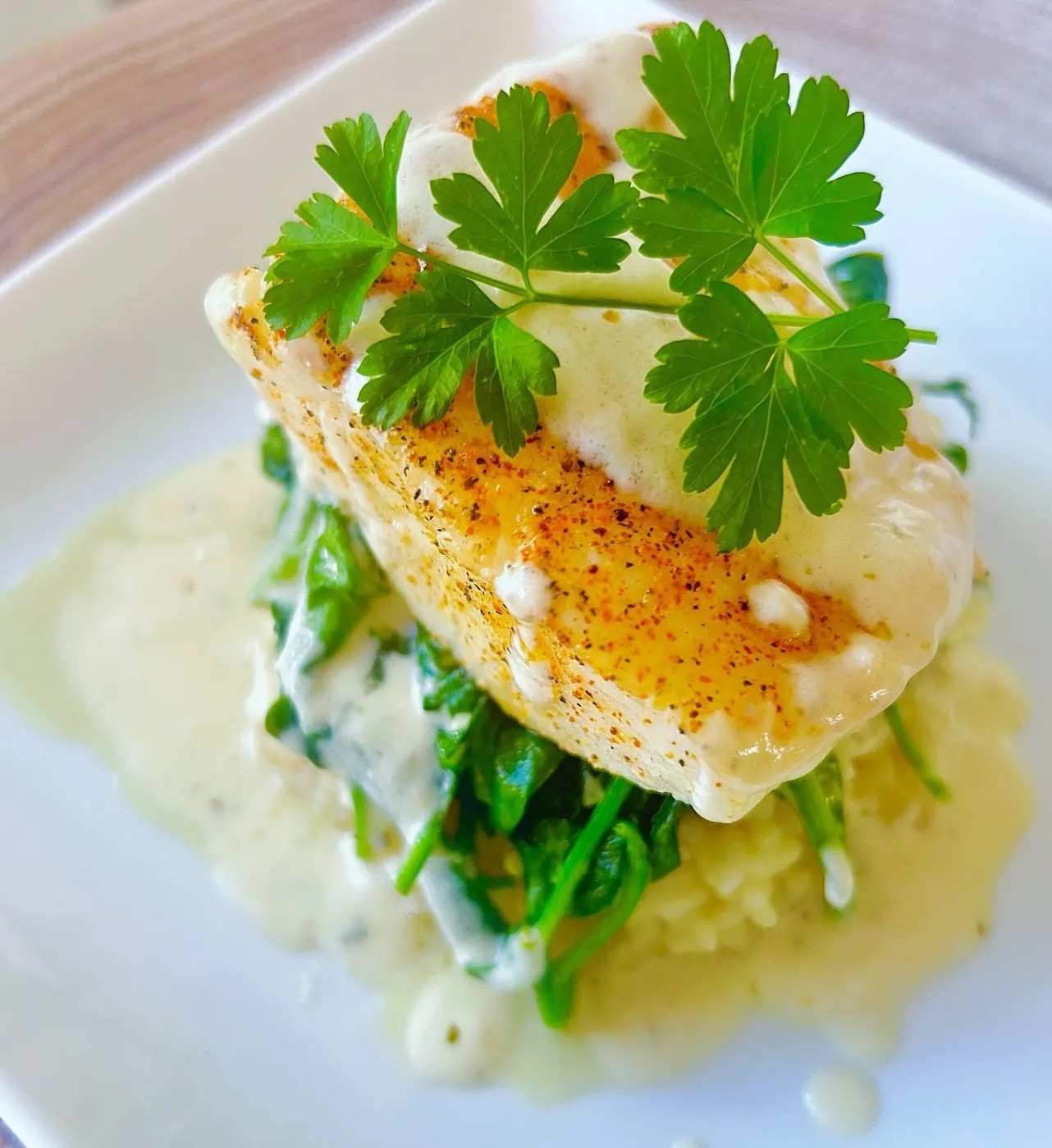 Image alt description