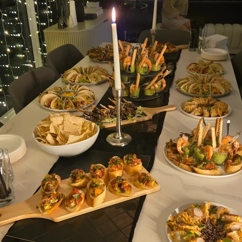 Image alt description