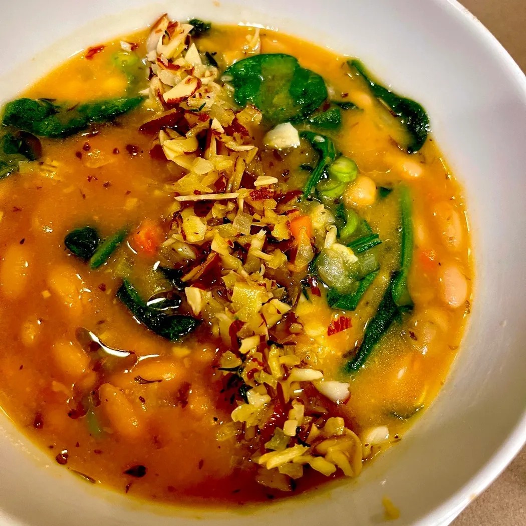 Image alt description