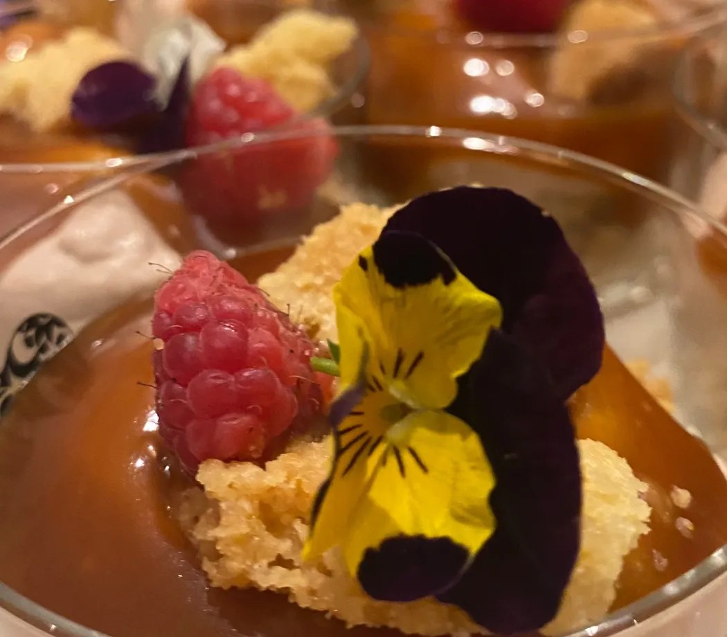 Image alt description