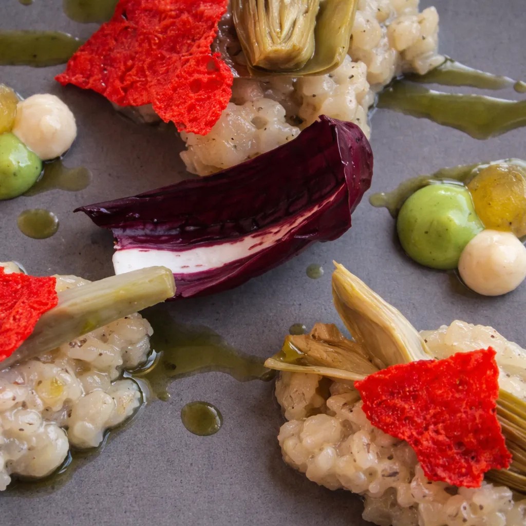 Image alt description