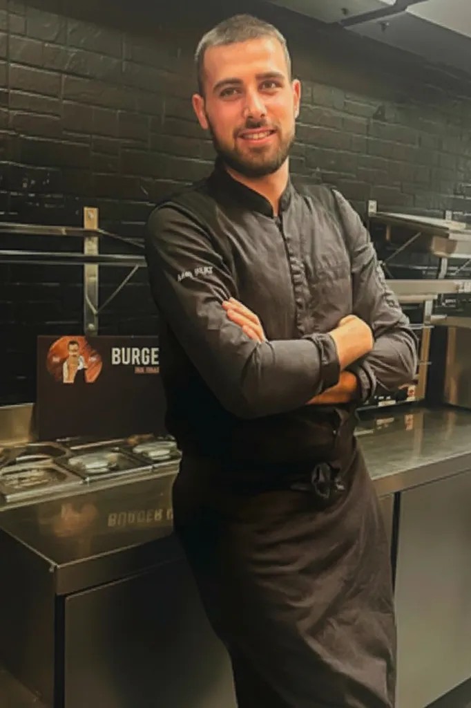 Image alt description