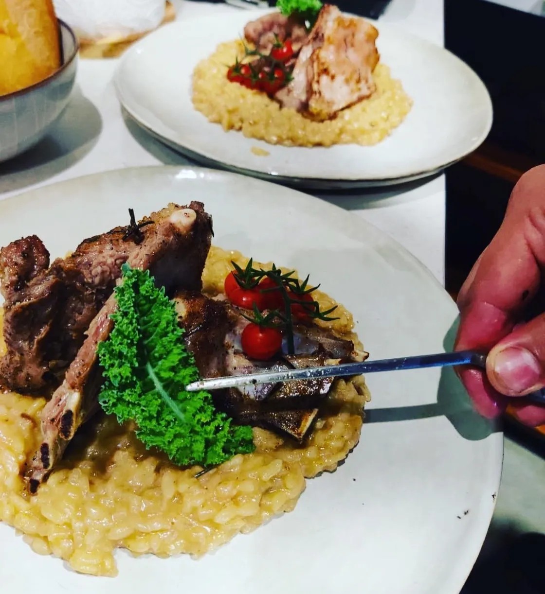 Image alt description