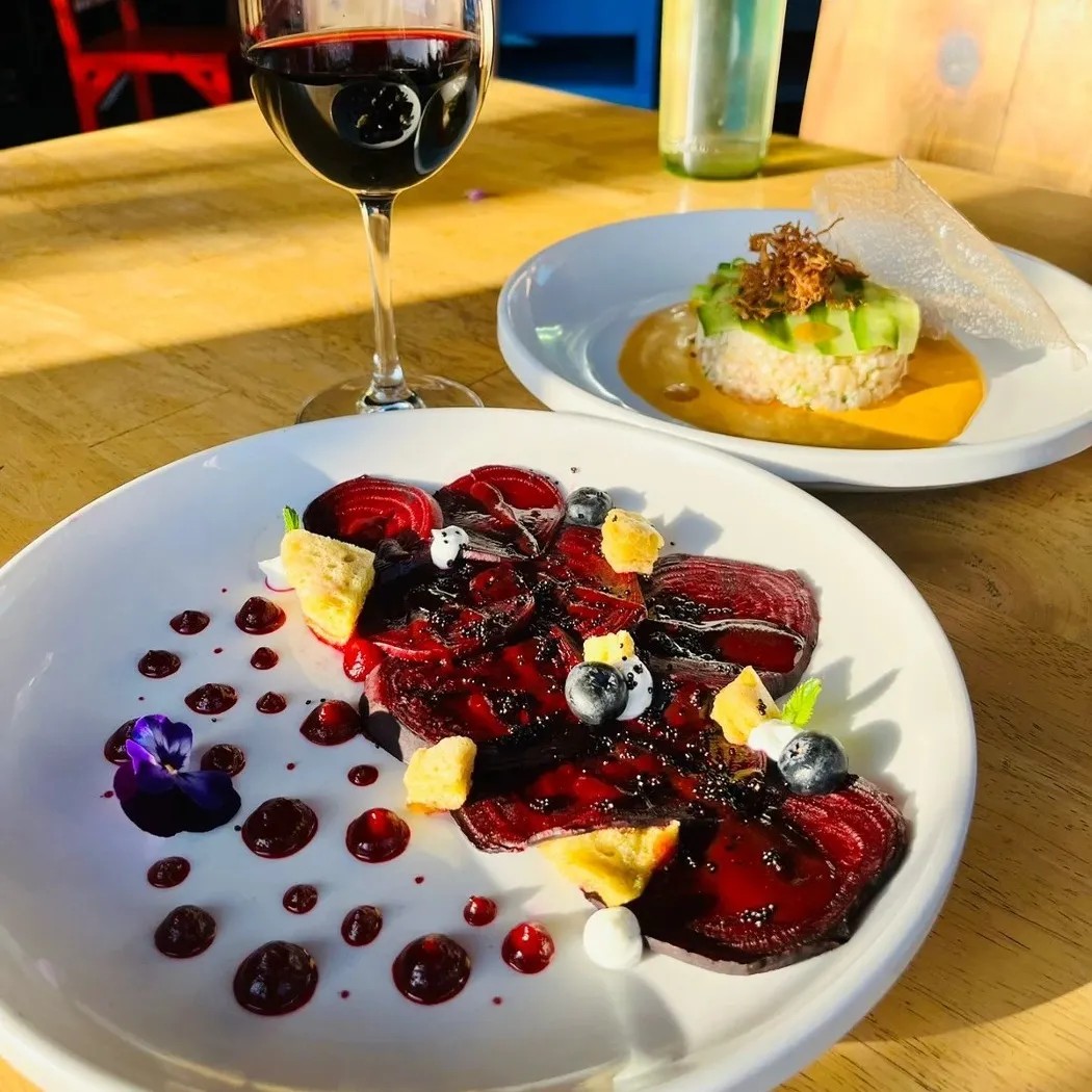 Image alt description