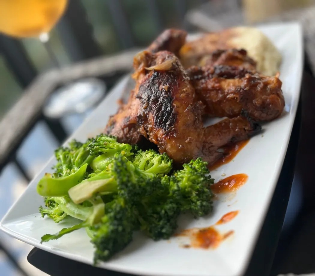 Image alt description