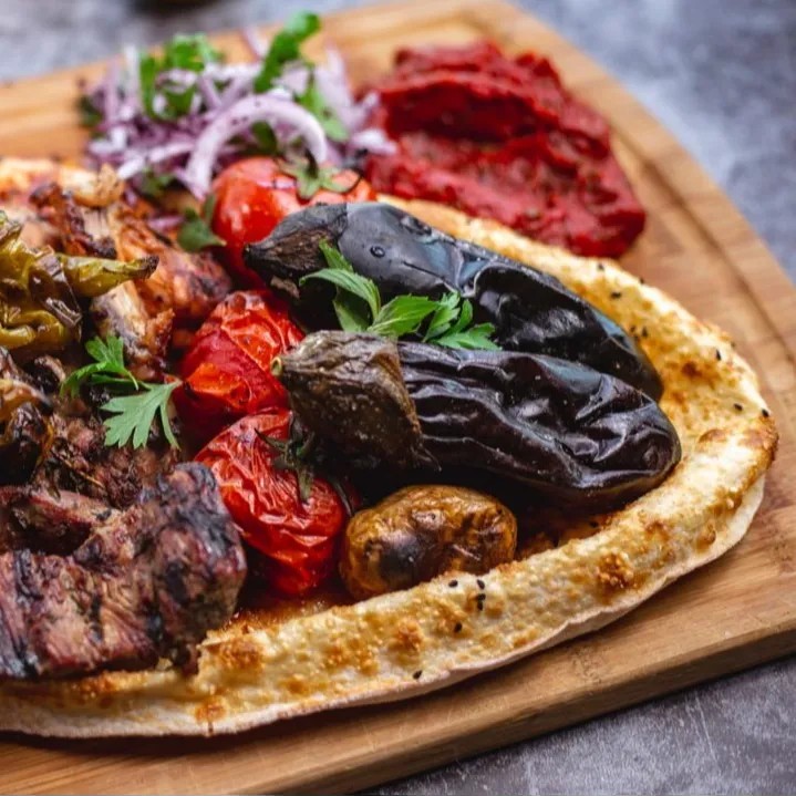 Image alt description