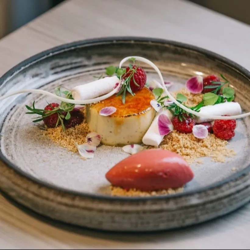 Image alt description