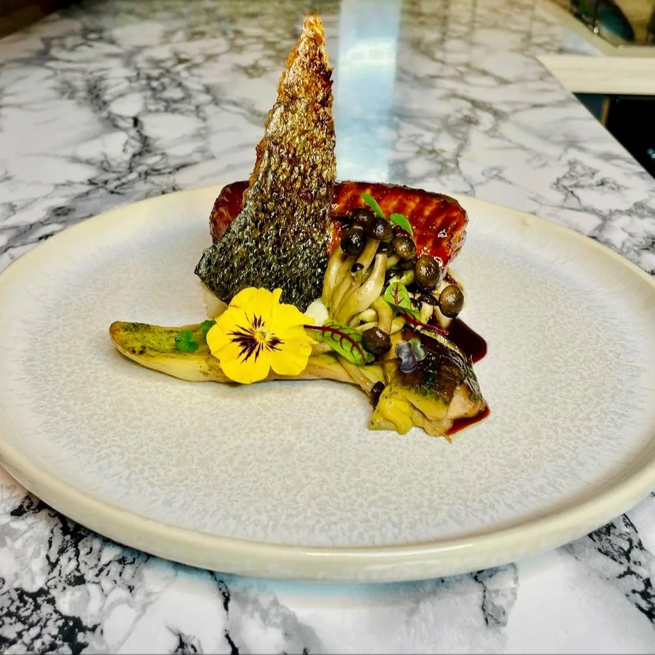 Image alt description