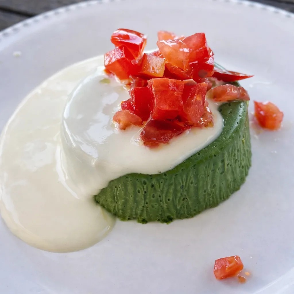 Image alt description