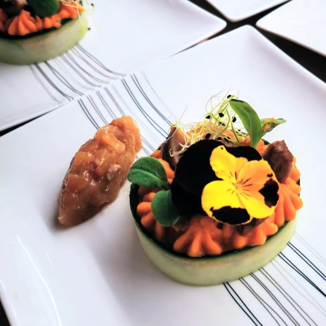 Image alt description