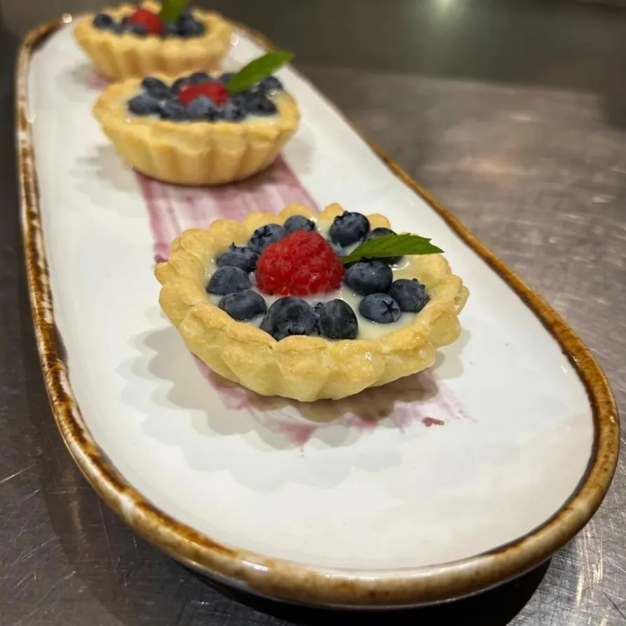 Image alt description