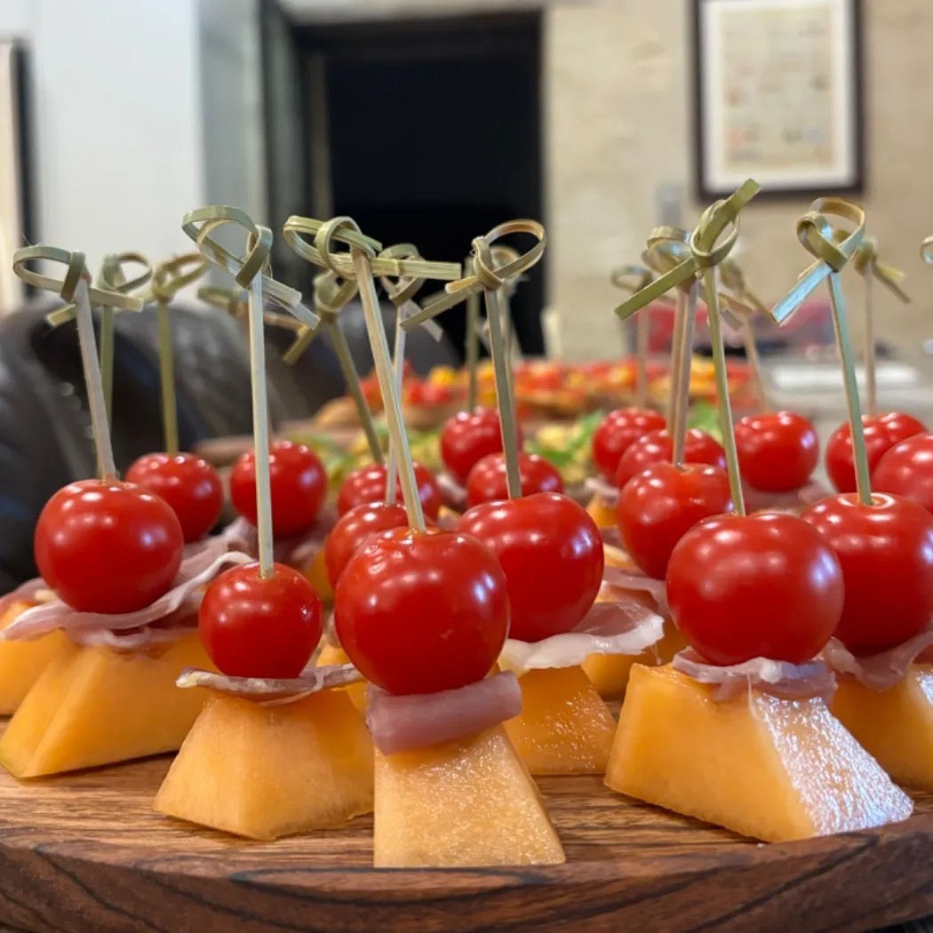 Image alt description