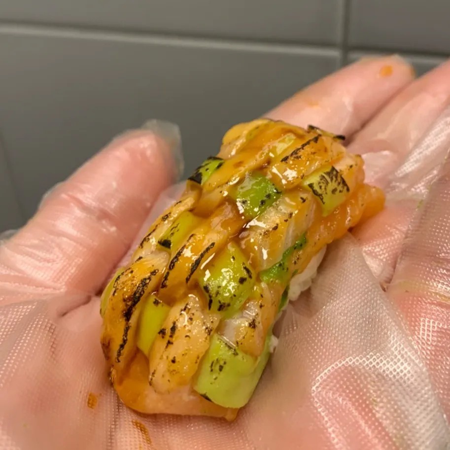 Image alt description