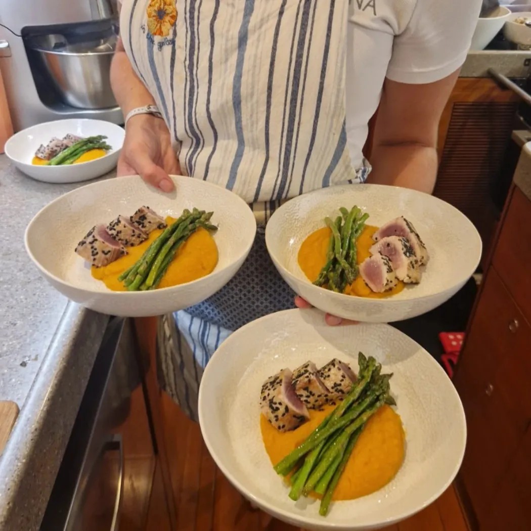 Image alt description