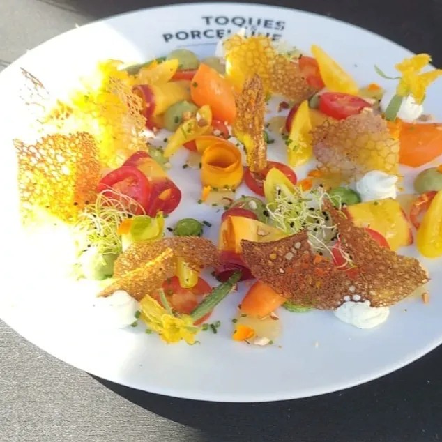 Image alt description