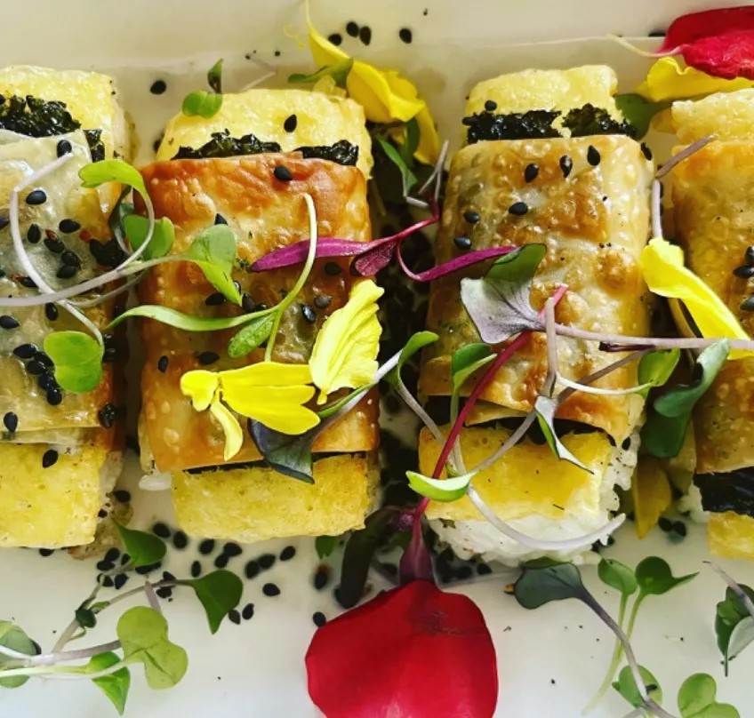 Image alt description