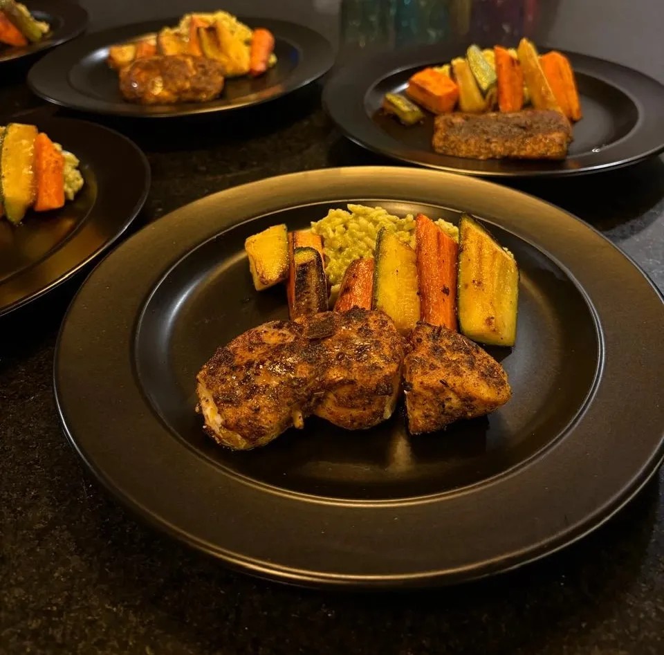 Image alt description