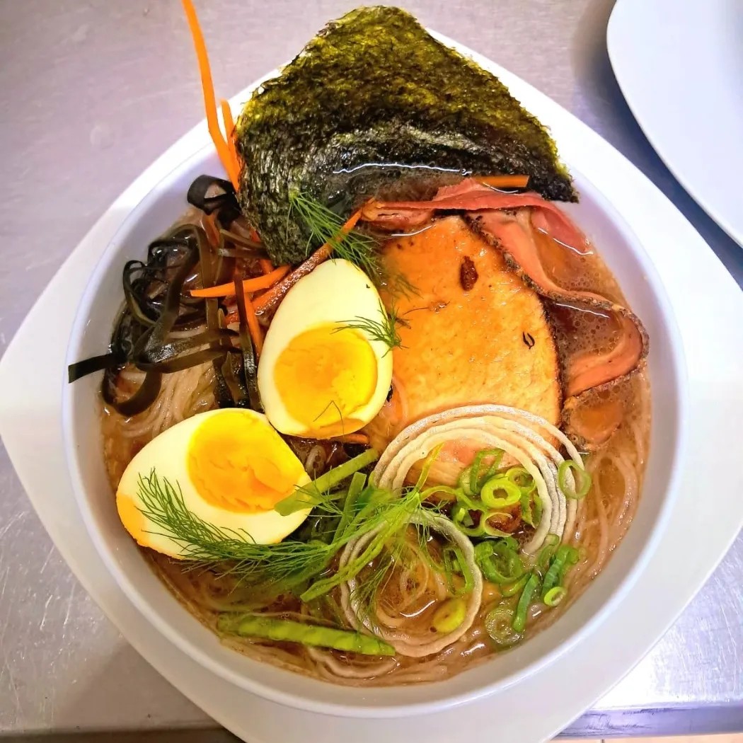 Image alt description