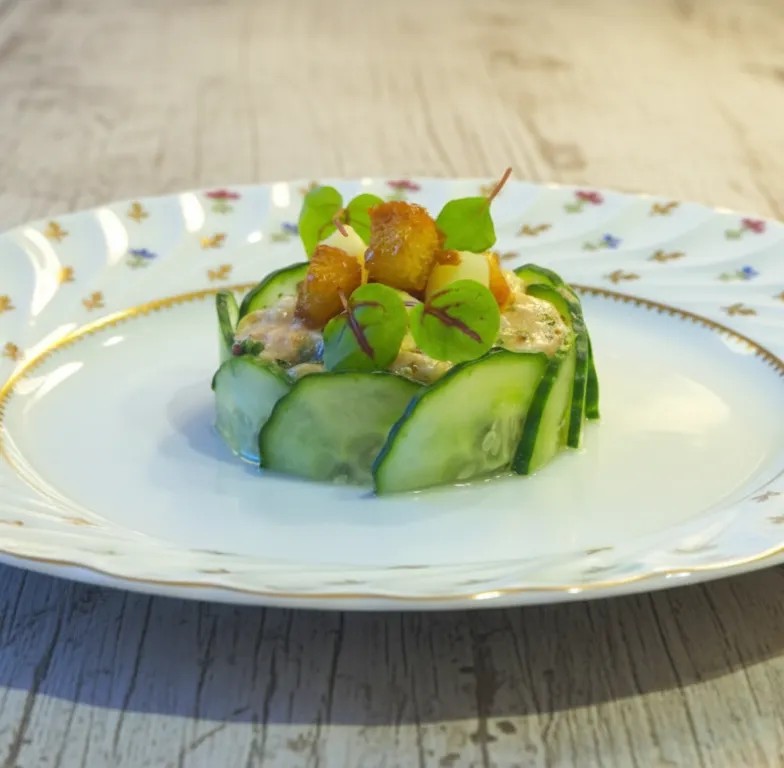 Image alt description