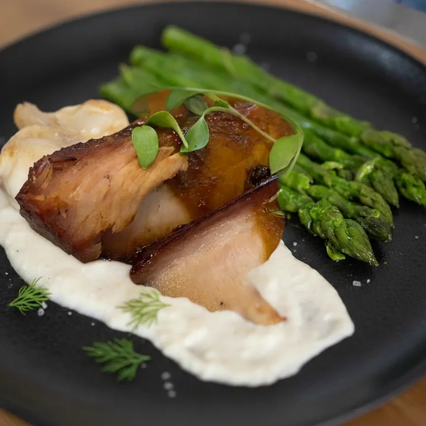 Image alt description