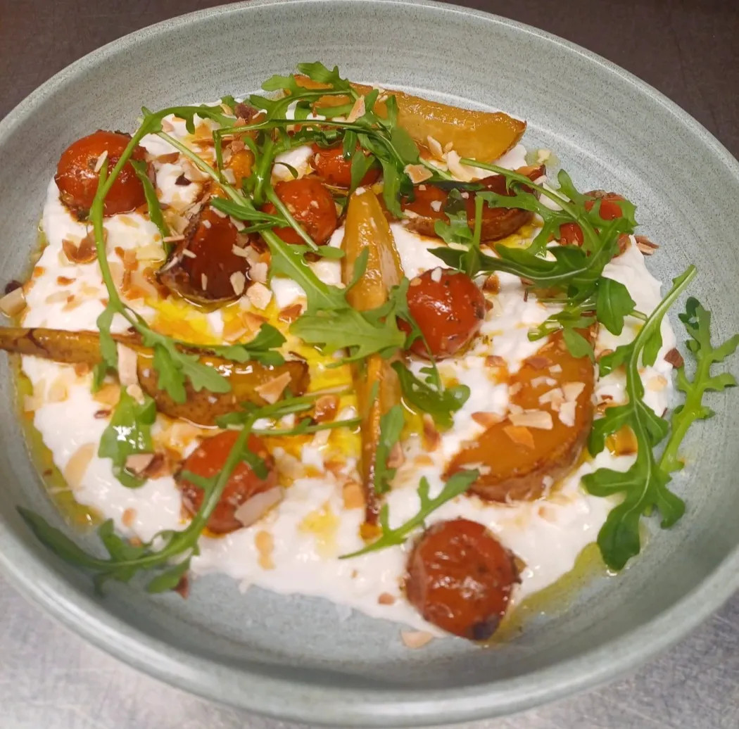 Image alt description