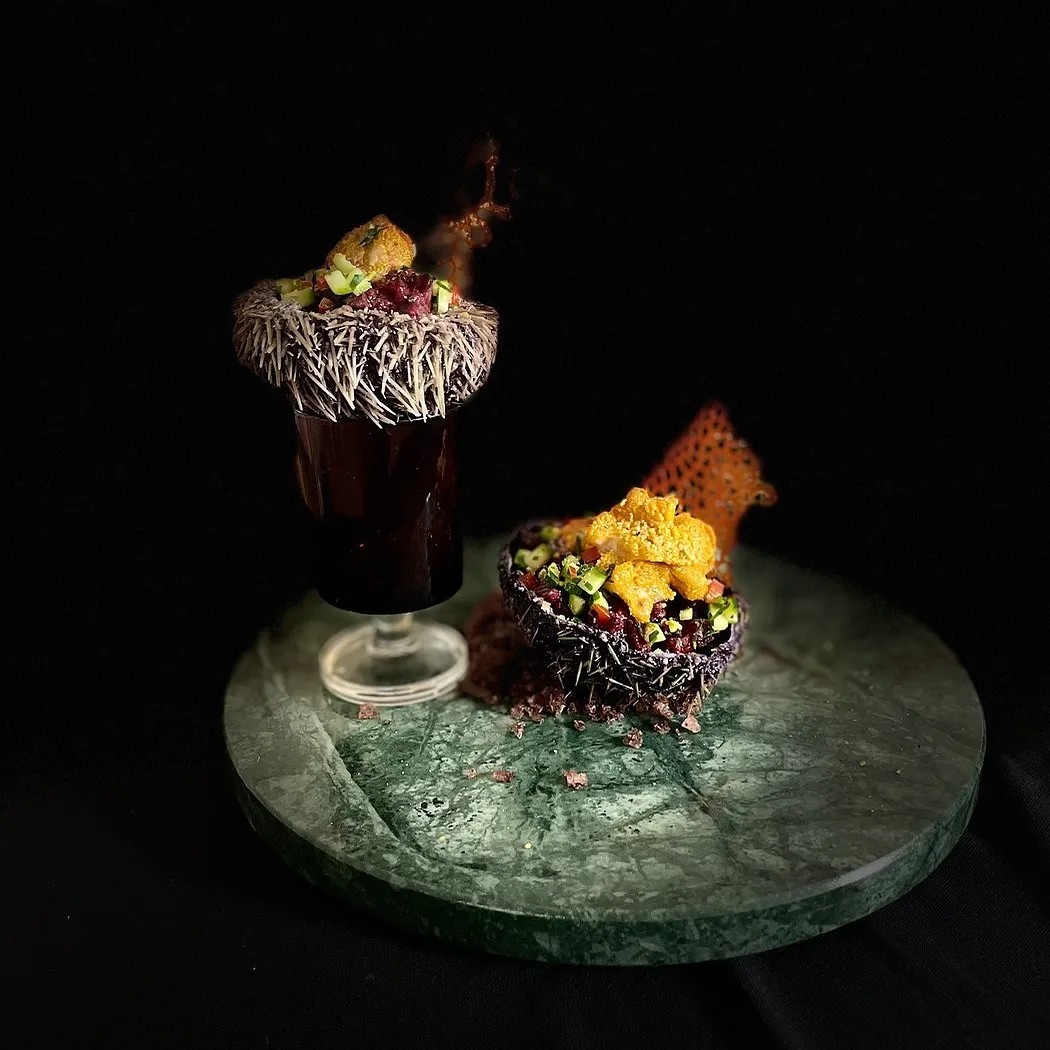 Image alt description