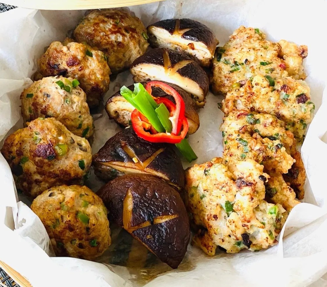 Image alt description