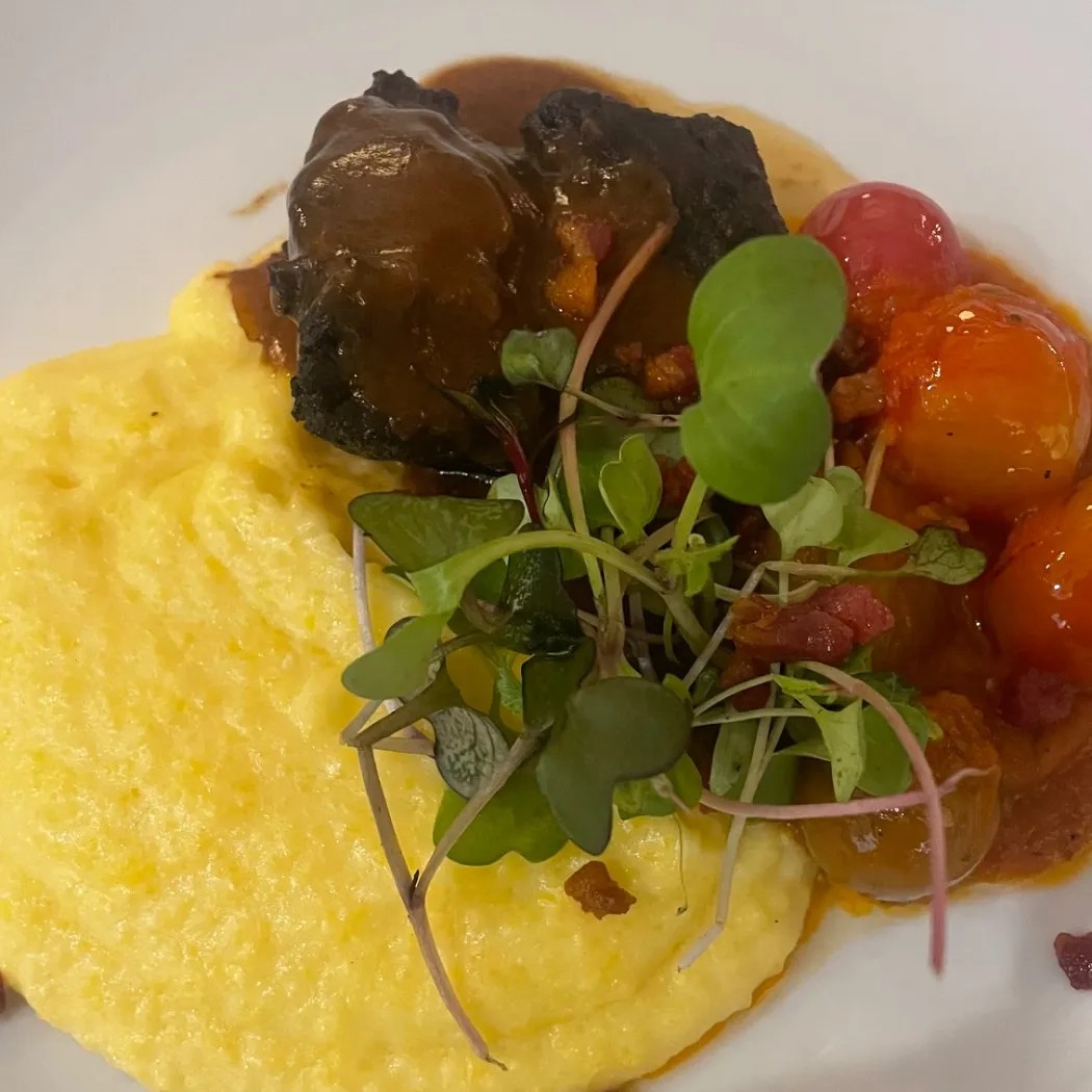 Image alt description