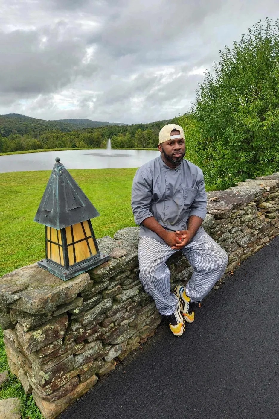 Image alt description