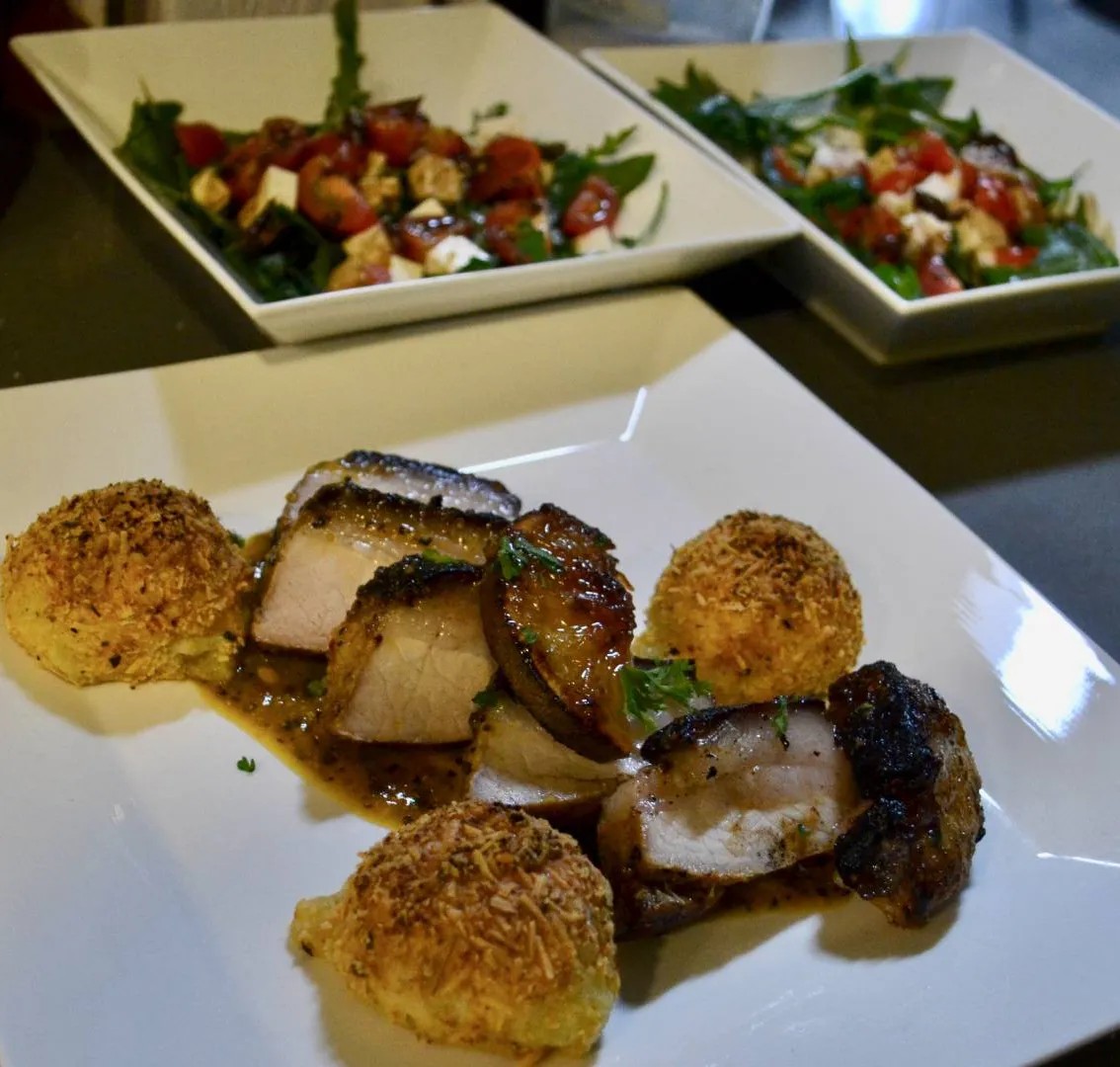 Image alt description