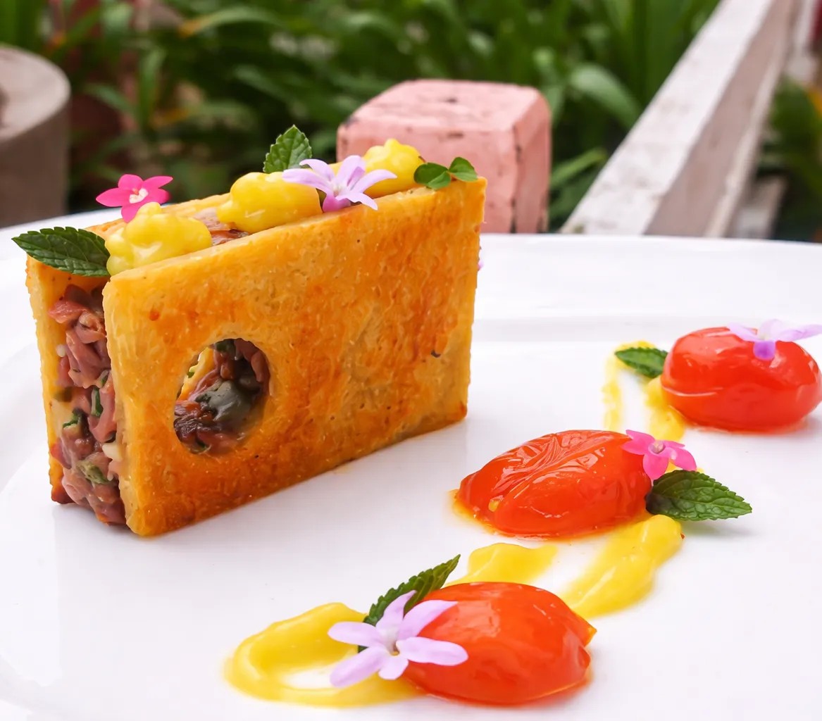 Image alt description