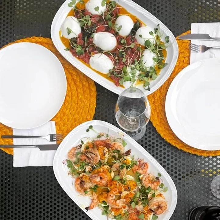 Image alt description