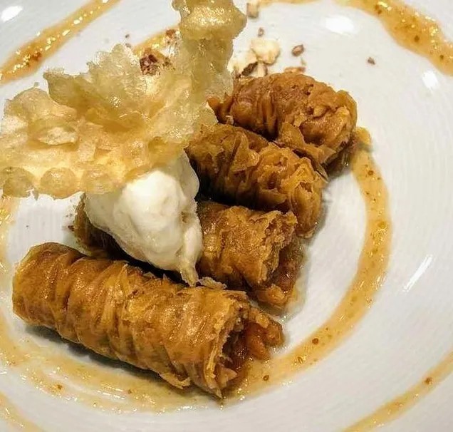 Image alt description