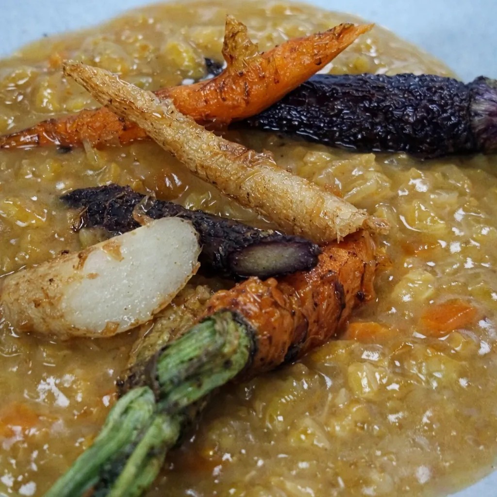 Image alt description