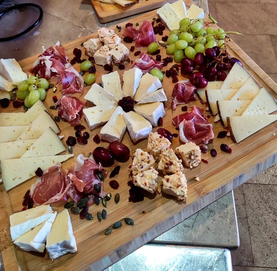 Image alt description