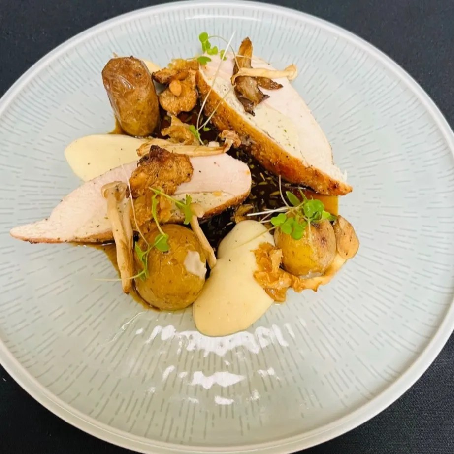 Image alt description