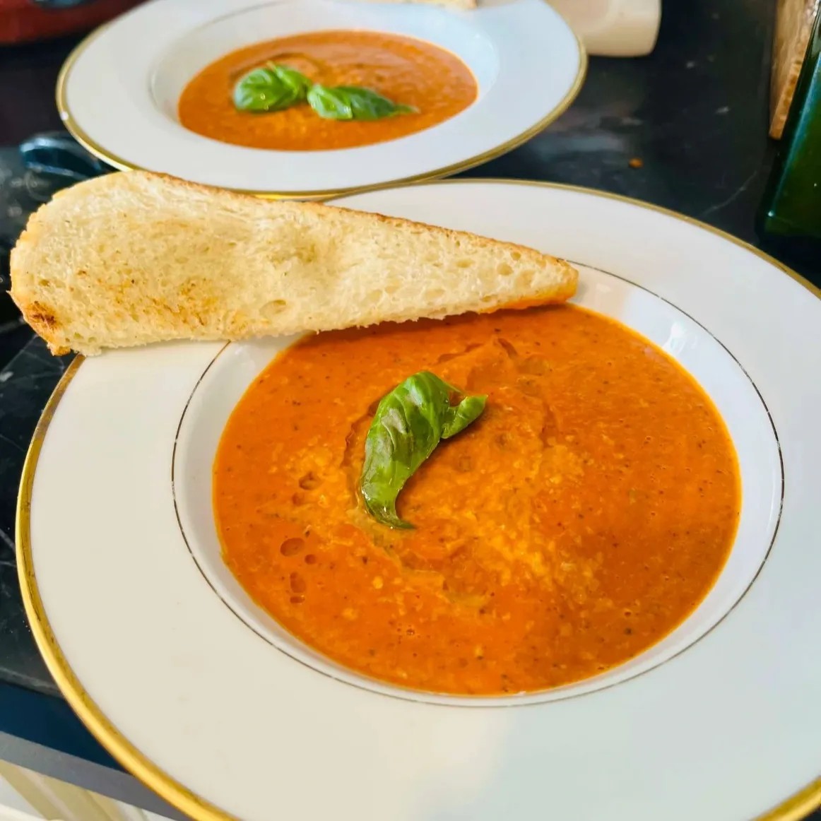 Image alt description