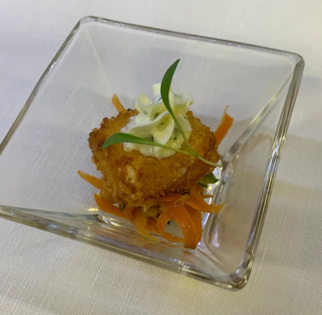 Image alt description