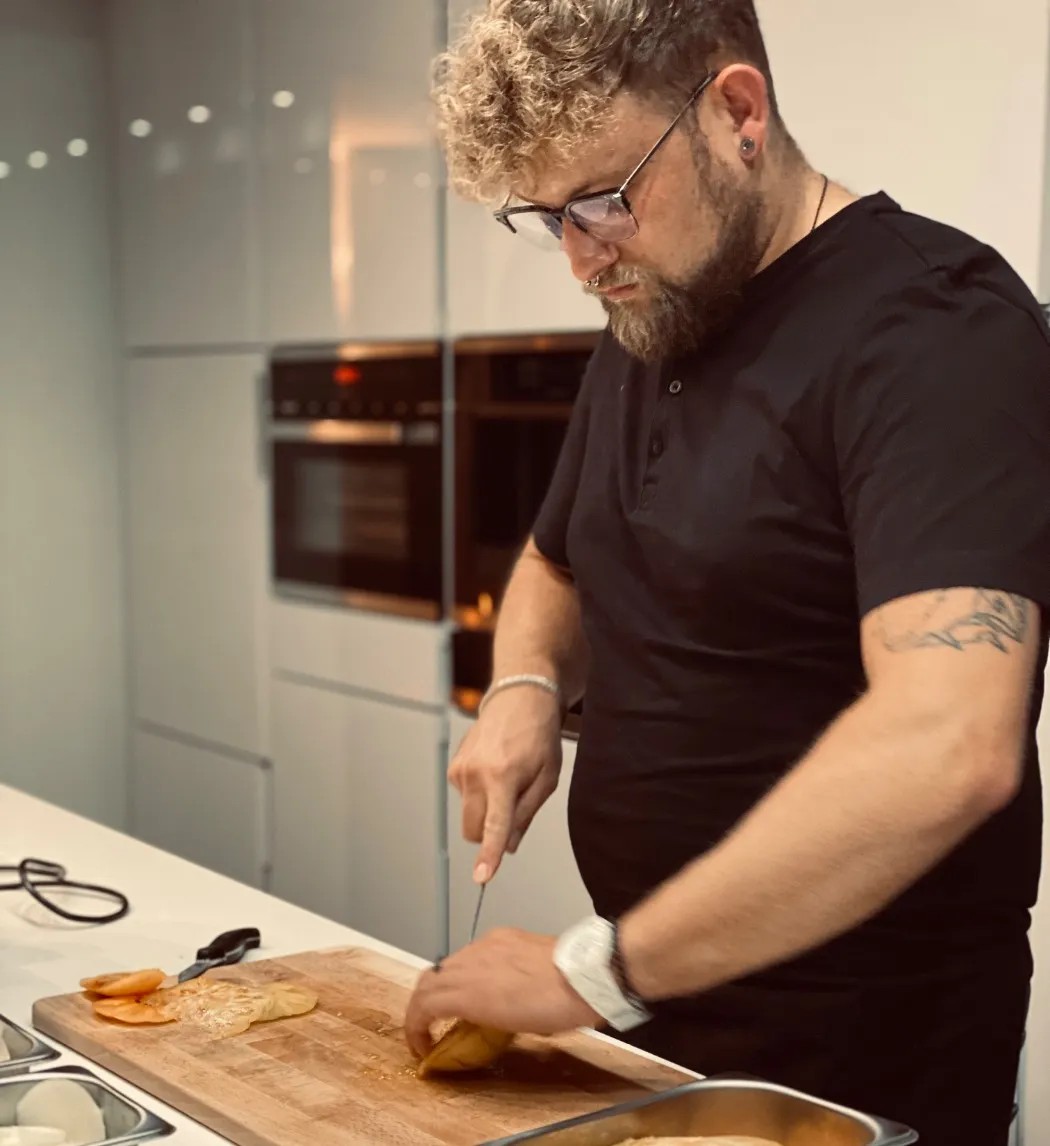 Image alt description