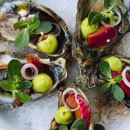 Image alt description