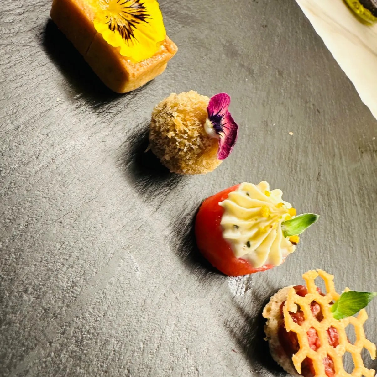 Image alt description